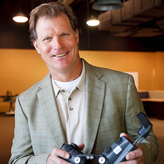 Kurt Vedder, MBA '02 (E), Fixes 4 Kids Kurt Vedder, MBA '02 (E), Fixes 4 Kids