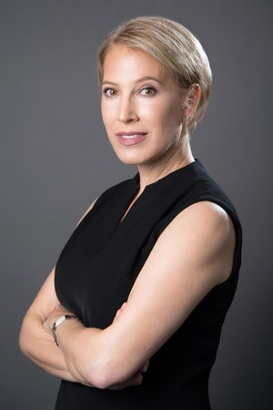 Lindsey Honari