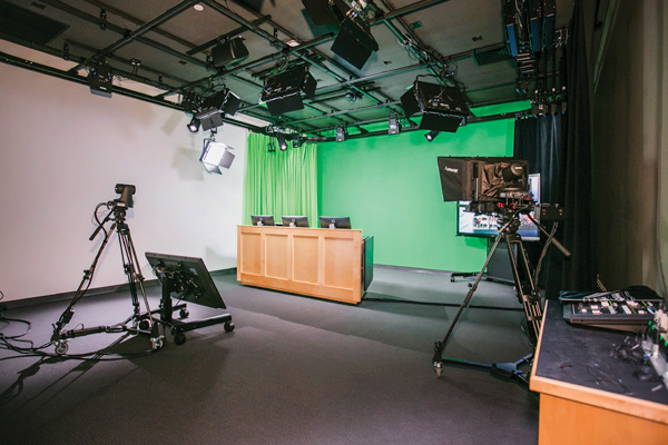 Studio with green screen 