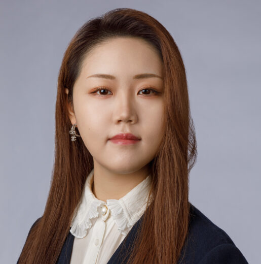 Una (Can) Wang Headshot