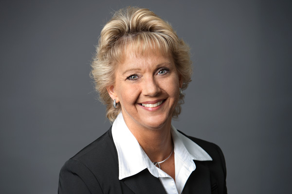 Headshot of Shari Halladay.