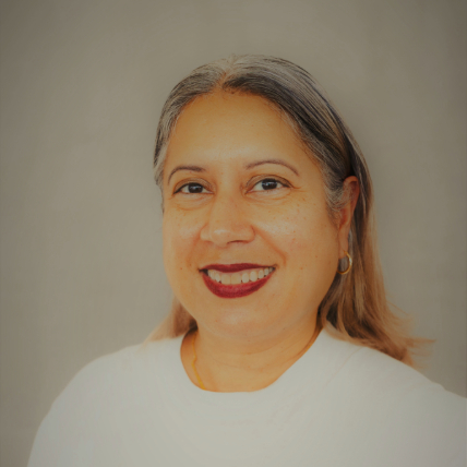 Headshot of Doris Alcivar